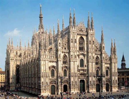 ЭтотАжурИзКамняНазываетсяДуомо